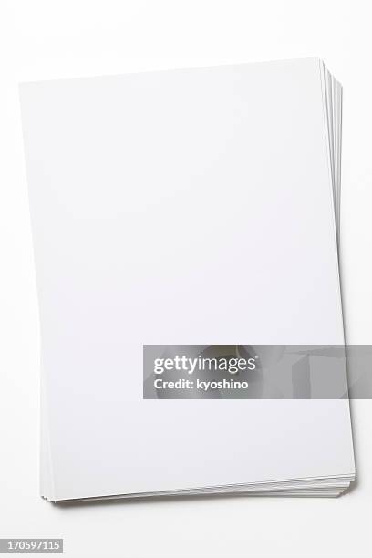 isolated shot of stacked blank paper on white background - vol fysieke beschrijving stockfoto's en -beelden
