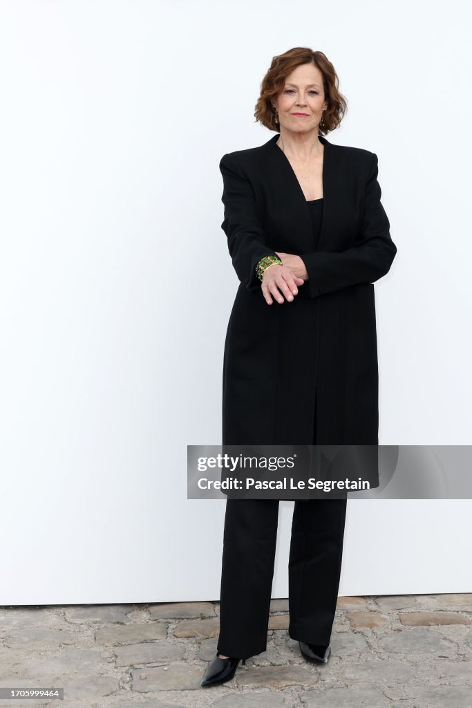 Givenchy : Photocall - Paris Fashion Week - Womenswear Spring/Summer 2024