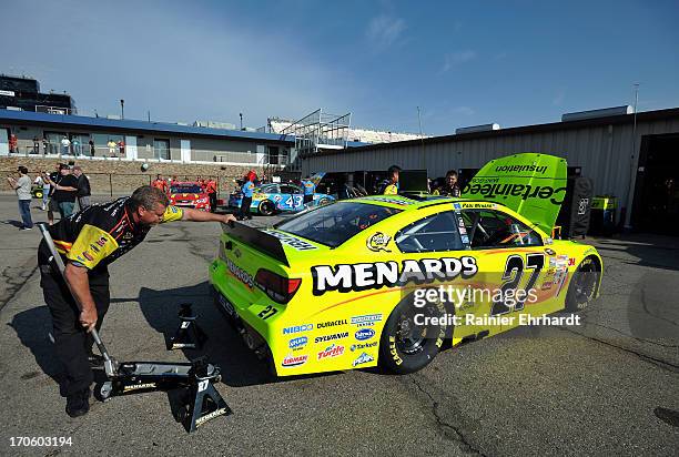 Russell R Menard 7,131 Paul Menard Nascar Stock Photos, High-Res Pictures, and Images ...