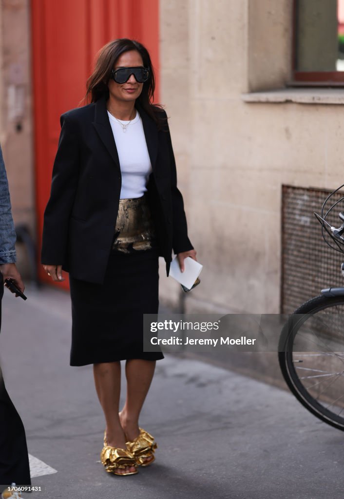 Street Style - Paris Fashion Week - Womenswear Spring/Summer 2024 - Day Three