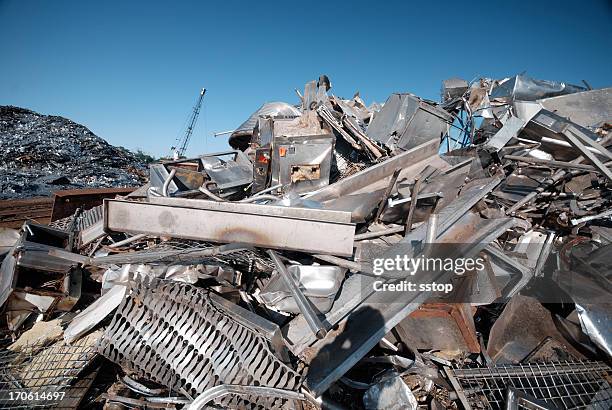 ferro velho - sucata imagens e fotografias de stock