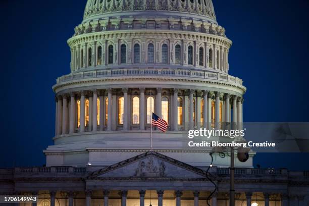 the us capitol building - senado imagens e fotografias de stock