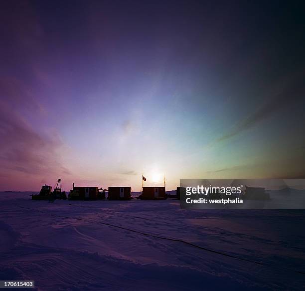 midnight sun - nordpol stock-fotos und bilder