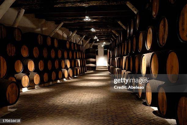 wine cellar ( port ) - winery stockfoto's en -beelden