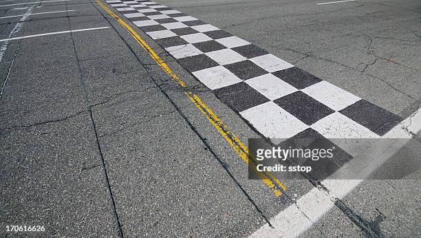 finish line - car race fotografías e imágenes de stock