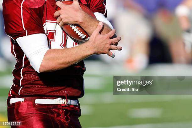 football catch - reception american football stockfoto's en -beelden