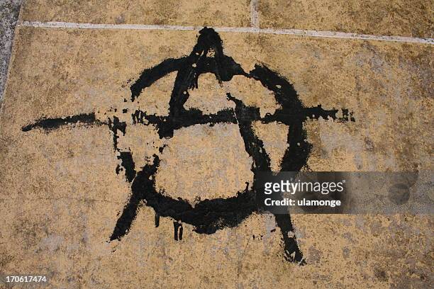 grunge símbolo anarchic - símbolo da anarquia imagens e fotografias de stock