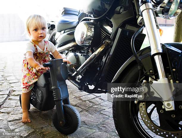 big and small - big dreams stockfoto's en -beelden