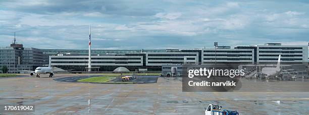 internationaler flughafen paris charles de gaulle - roissy en france stock-fotos und bilder