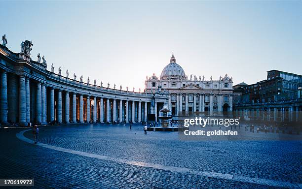 praça de são pedro, roma - basílica-de-são-pedro imagens e fotografias de stock