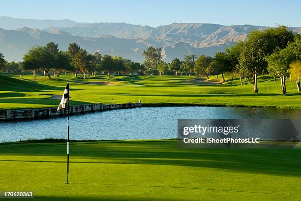 complejo turístico de golf palm springs - campo golf fotografías e imágenes de stock