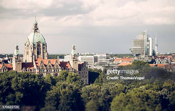 hanover skyline - hanover germany stockfoto's en -beelden