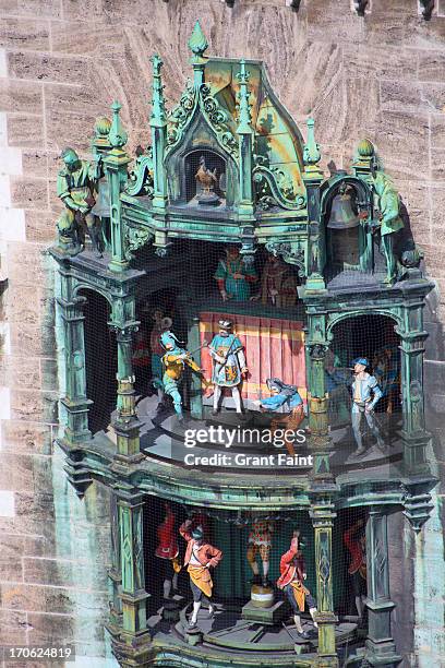 glockenspiel clock - munich glockenspiel stock pictures, royalty-free photos & images