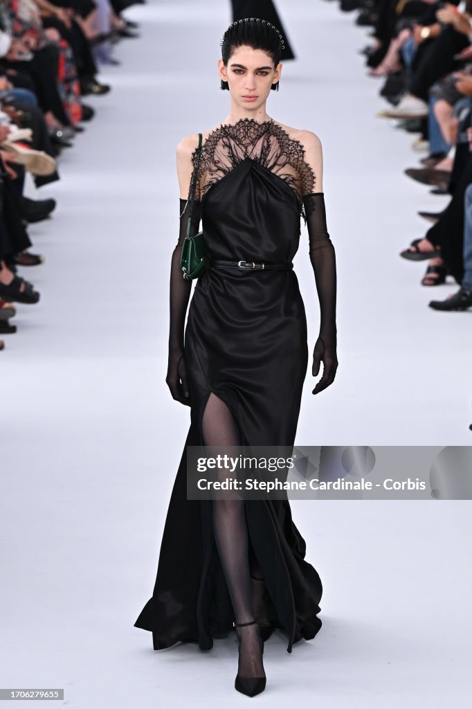 Givenchy : Runway - Paris Fashion Week - Womenswear Spring/Summer 2024