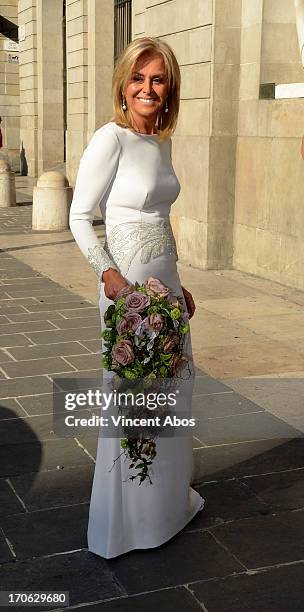 Rosa Clara arrives to Barcelona City Hall for her wedding to Josep Artigas on June 15, 2013 in Barcelona, Spain.