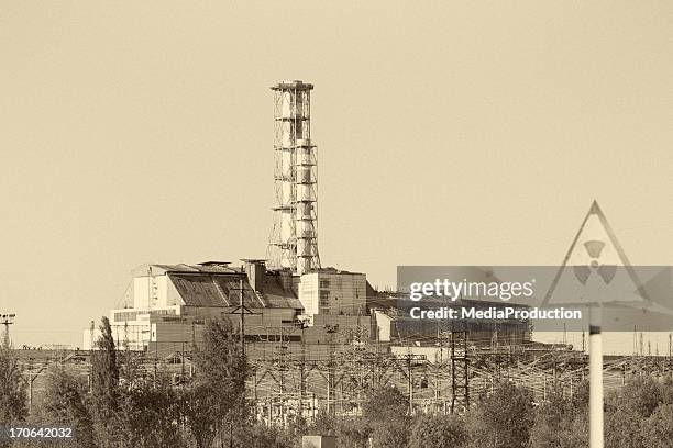 tschernobyl-reaktors 4 - kernkraftwerk tschernobyl stock-fotos und bilder