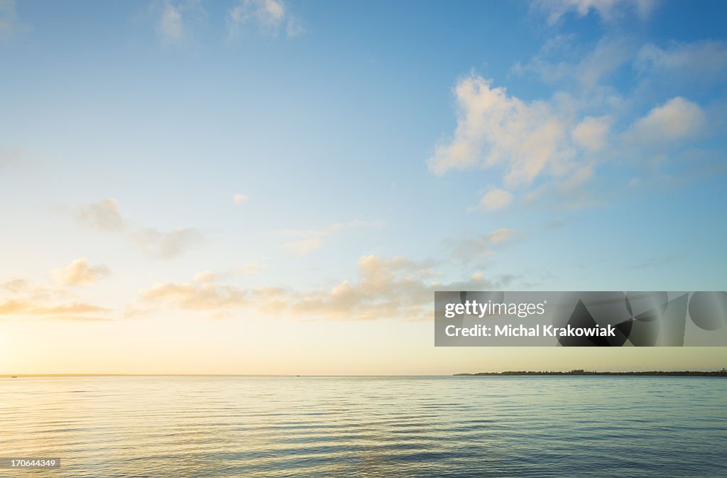 Sonnenaufgang über dem Meer