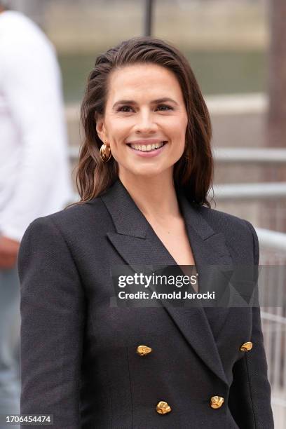 Hayley Atwell attends the Chloé Womenswear Spring/Summer 2024 show as part of Paris Fashion Week on September 28, 2023 in Paris, France.