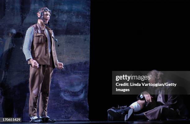 Jon Devries Jon Devries Photos and Premium High Res Pictures - Getty Images