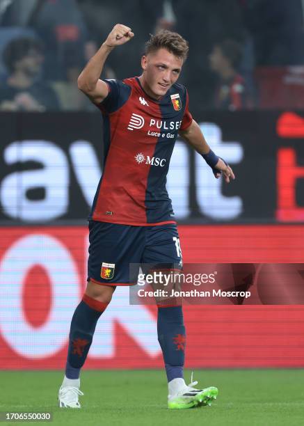 Mateo Retegui of Genoa CFC celebrates after scoring to give the side a 2-1 lead during the Serie A TIM match between Genoa CFC and AS Roma at Stadio...