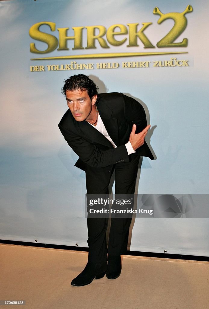Antonio Banderas Bei Der Deutschland-Premiere Von "Shrek 2 - Der Tollkühne Held Ke