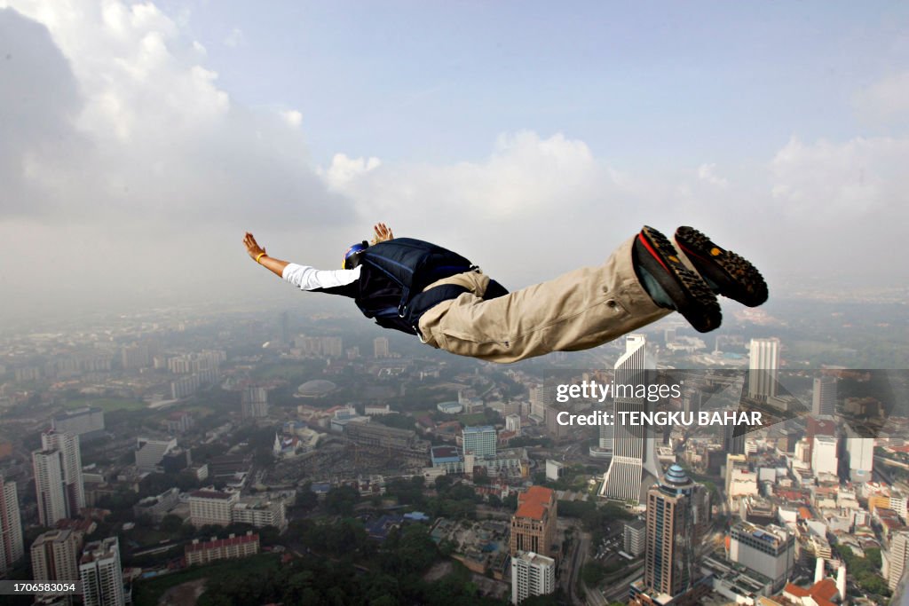 MALAYSIA-NORWAY-BASE-JUMP