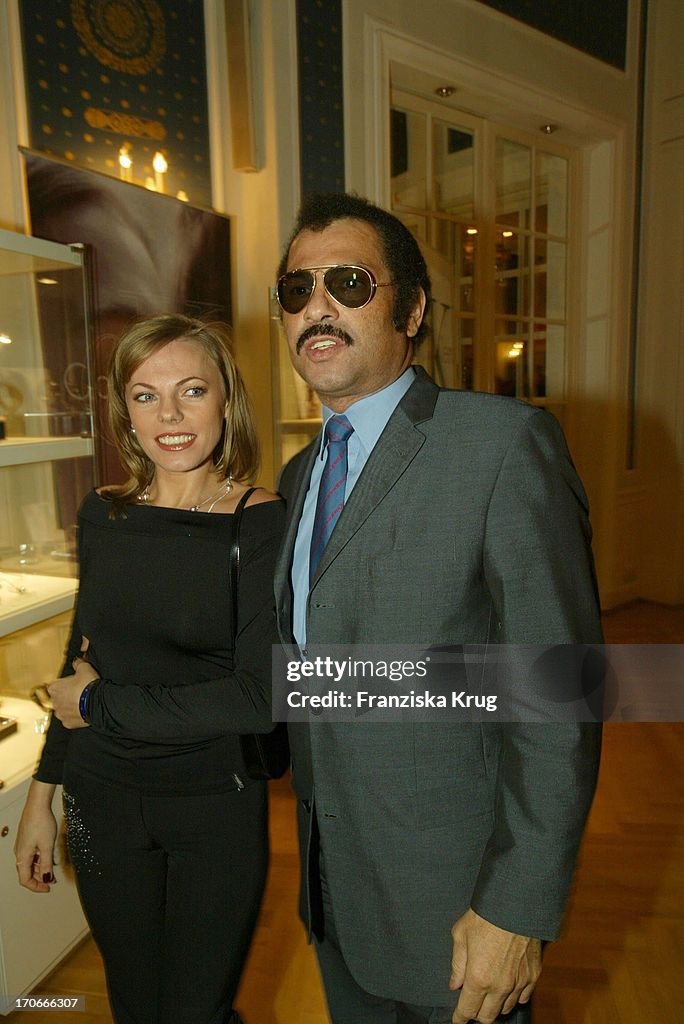 Neger Kalle Alias Karl Heinz Schwensen Mit Freundin Franziska Bei ...