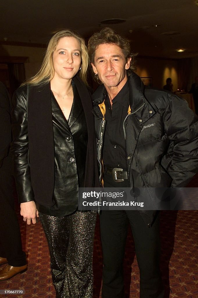 Sänger Peter Maffay + Freundin Tania Bei "Jose Carreras Gala" 221200 Leipzig