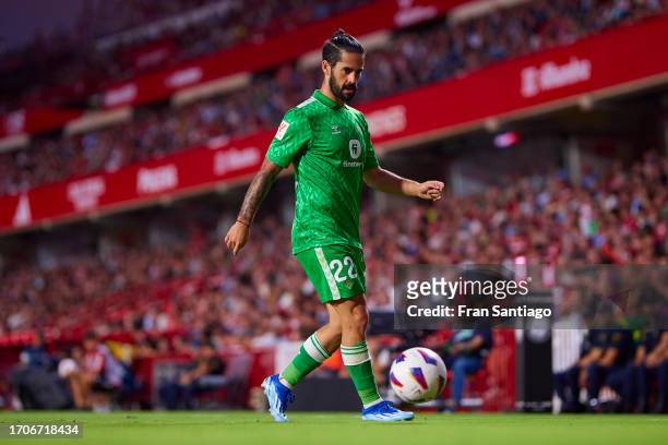 Isco Alarcon of Real Betis looks on during the LaLiga EA Sports match between Granada CF and Real Betis at Estadio Nuevo Los Carmenes on September...