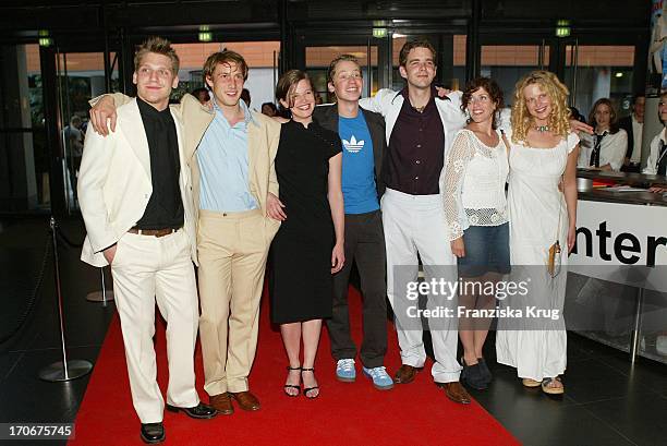 Hanno Koffler, David Rott, Mira Bartuschek, Marco Kreuzpaintner , Oliver Boysen, Maggie Peren Und Diana Amft Bei Der "Ganz Und Gar" Premiere In...