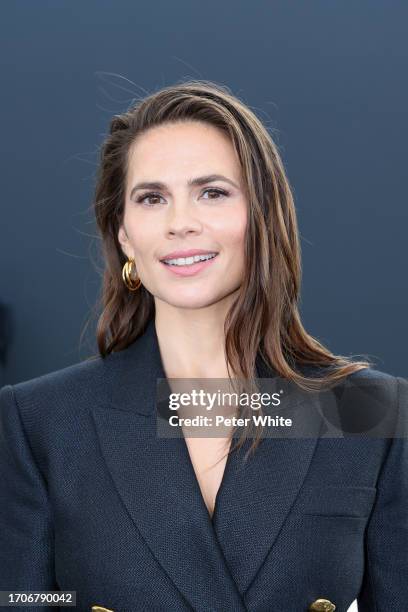 Hayley Atwell attends the Chloé Womenswear Spring/Summer 2024 show as part of Paris Fashion Week on September 28, 2023 in Paris, France.