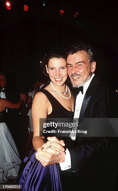 Horst Buchholz Und Tochter Beatrice Bei "Ufa Film Ball 1996" In Neuss