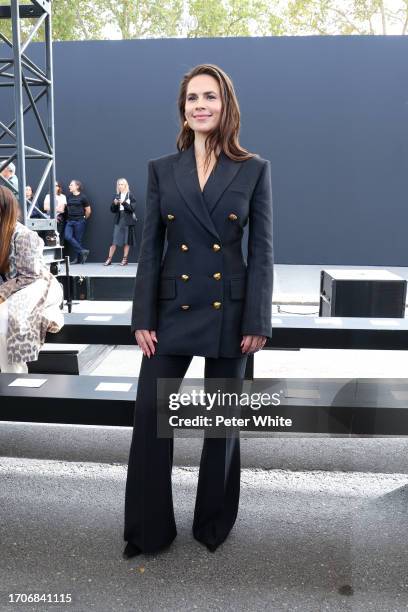 Hayley Atwell attends the Chloé Womenswear Spring/Summer 2024 show as part of Paris Fashion Week on September 28, 2023 in Paris, France.