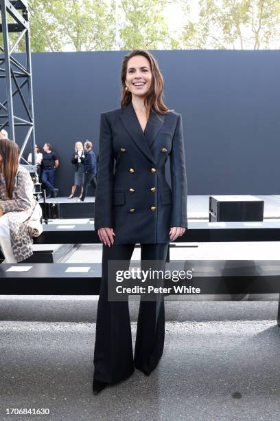 Hayley Atwell attends the Chloé Womenswear Spring/Summer 2024 show as part of Paris Fashion Week on September 28, 2023 in Paris, France.