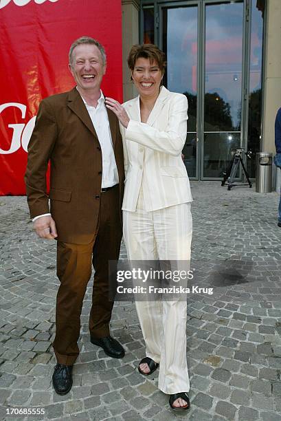 Moderatorin Bettina Böttinger Und Manager Alfred Bremm Bei Der "Gala Vip Lounge" Im "K21 Kunstsammlung Nrw" In Düsseldorf