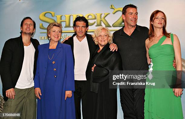 Benno Fürmann, Marie Luise Marjan, Antonio Banderas, Angelika Milster, Sascha Hehn Und Esther Schweins Bei Der Deutschland-Premiere Von "Shrek 2 -...