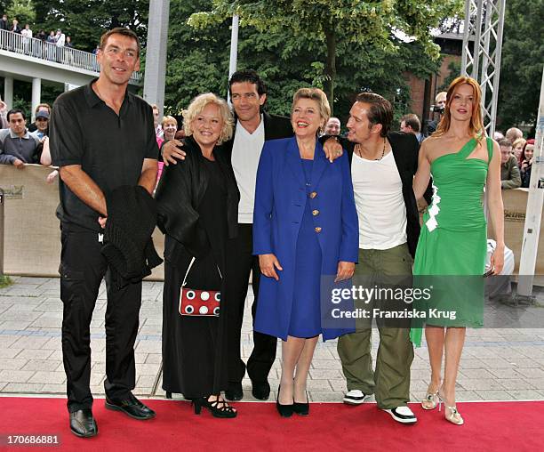 Sascha Hehn, Angelika Milster, Antonio Banderas, Marie Luise Marjan, Benno Fürmann Und Esther Schweins Bei Der Ankunft Zur Deutschland-Premiere Von...