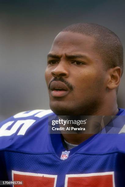 Linebacker Chris Singleton of the New England Patriots follows the action in the game between the Houston Oilers vs the New England Patriots at...