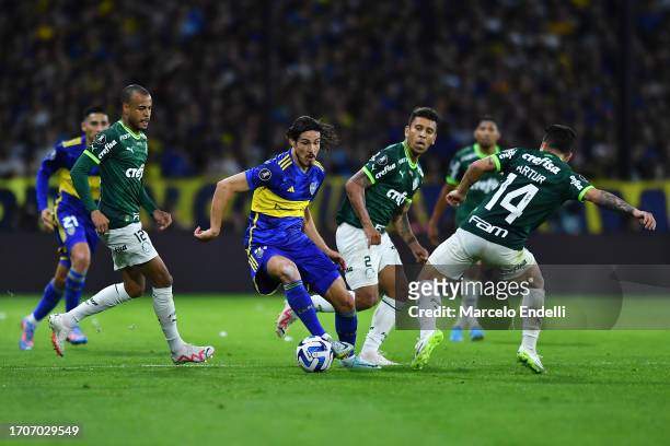 Edinson Cavani of Boca Juniors and Marcos Rocha of Palmeiras compete for the ball during the Copa CONMEBOL Libertadores 2023 semi-final first leg...