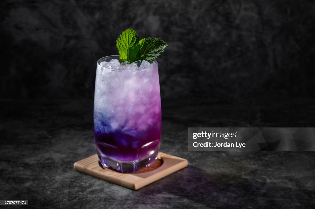 Color changing lemonade