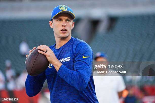 Brett Rypien of the Los Angeles Rams warms up prior to at Paycor Stadium on September 25, 2023 in Cincinnati, Ohio.