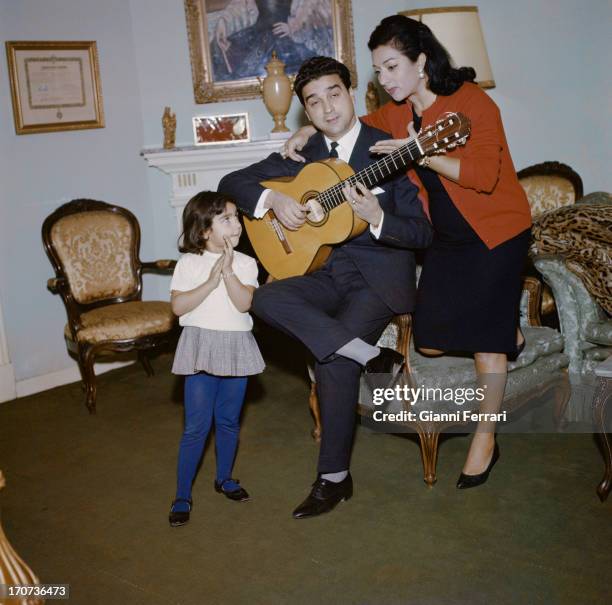 The Spanish singer and dancer Lola Flores at home in Madrid with her husband Antonio Gonzalez and her first daughter Lolita Madrid, Castilla La...