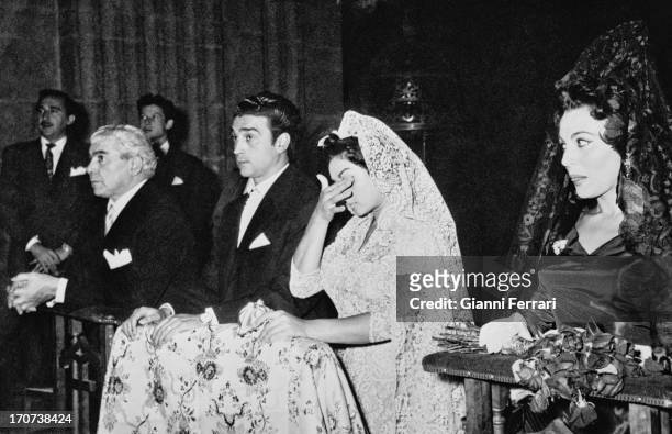 Wedding of the Spanish singer and dancer Lola Flores with Antonio Gonzalez 'El Pescaílla', being godfathers the Spanish actress Paquita Rico and the...