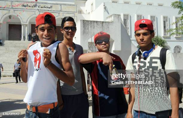 Tunisi Rapper 52 Weld El 15 Stock Photos, High-Res Pictures, and Images - Getty Images