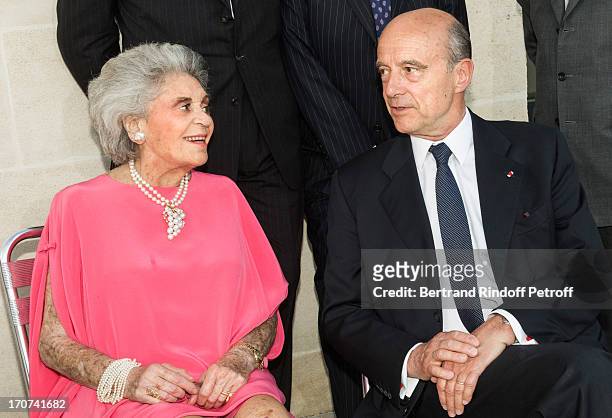 Baroness Philippine de Rothschild , owner of the French winery Chateau Mouton Rothschild, and Bordeaux Mayor Alain Juppe attend the dinner of Conseil...