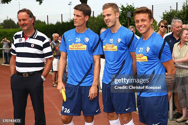 Head coach Peter Neururer, Jonas Acquistapace, Holmar Oern Eyjolfsson and Kevin Scheidhauer of VfL Bochum take part in a fitness test at the club's...