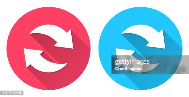 recyceln. rundes symbol mit langem schatten auf rotem oder blauem hintergrund - schalter stock-grafiken, -clipart, -cartoons und -symbole
