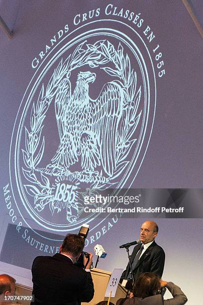 Bordeaux Mayor Alain Juppe delivers a speech during the dinner of Conseil des Grand Crus Classes of 1855 hosted by Chateau Mouton Rothschild on June...