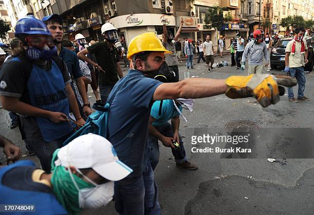Anti-government protesters clash with police in Kurtulus district on June 16, 2013 in Istanbul, Turkey. Protests which started over a redevelopment...