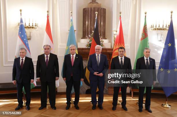 German President Frank-Walter Steinmeier poses with Shavkat Mirziyoyev, President of Uzbekistan, Emomali Rahmon, President of Tajikistan,...